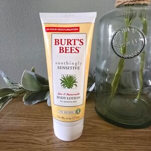 Burt's Bees "Soothingly Sensitive" Aloe & Buttermilk Body Lotion